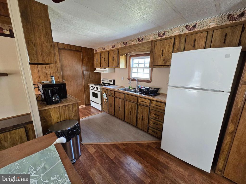 Image 12 of property listing at 26278 PEACH ST, Crisfield, MD 21817