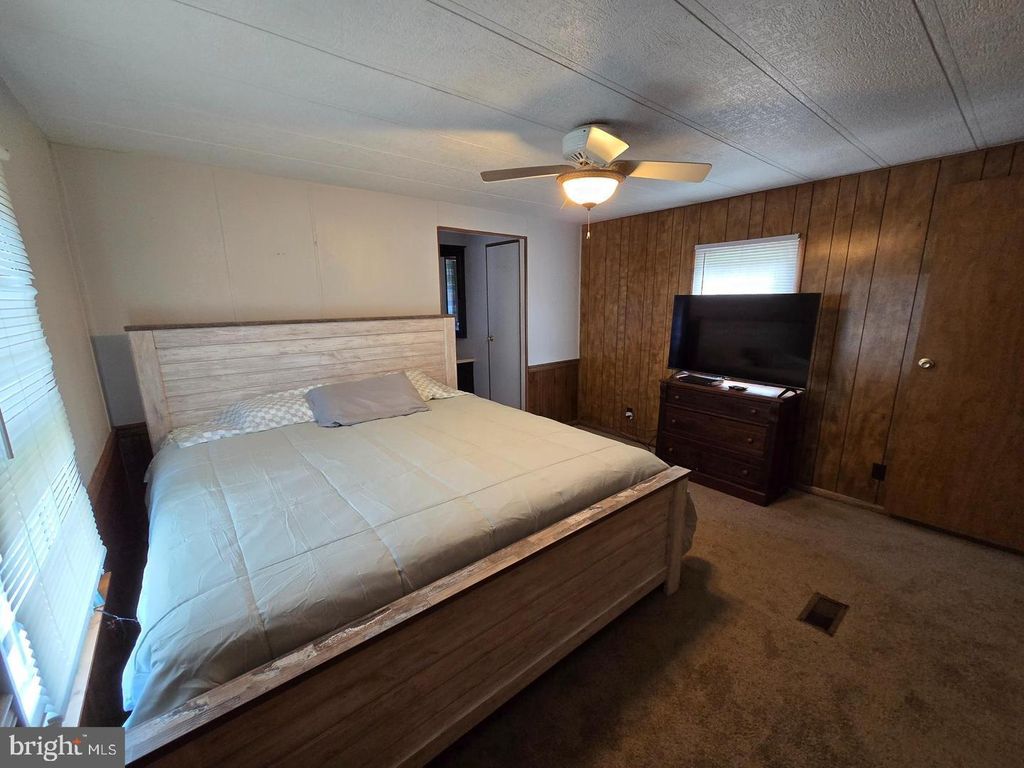 Image 15 of property listing at 26278 PEACH ST, Crisfield, MD 21817