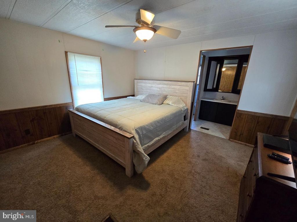 Image 16 of property listing at 26278 PEACH ST, Crisfield, MD 21817