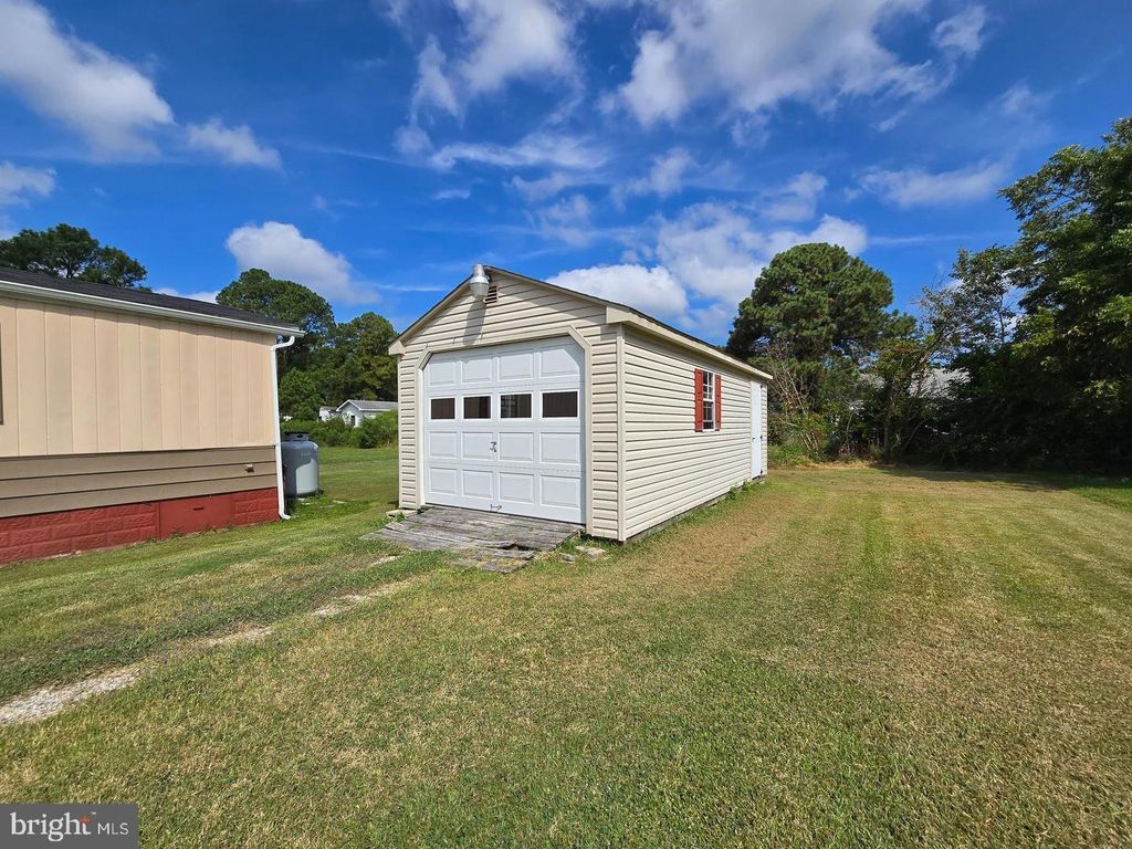 Image 4 of property listing at 26278 PEACH ST, Crisfield, MD 21817