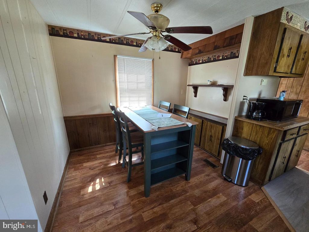 Image 8 of property listing at 26278 PEACH ST, Crisfield, MD 21817