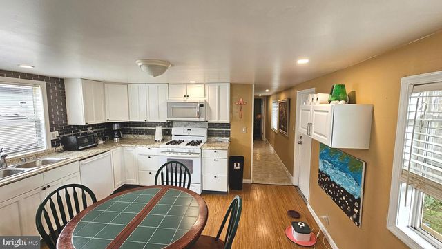 47 KENNEDY DR, Fairless Hills, PA 19030