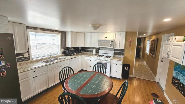 47 KENNEDY DR, Fairless Hills, PA 19030