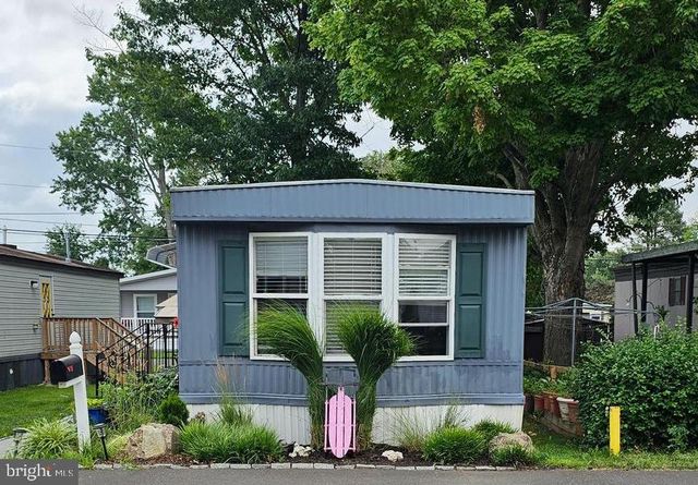 47 KENNEDY DR, Fairless Hills, PA 19030