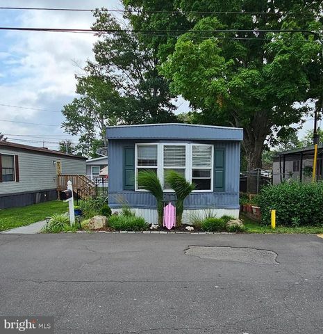 47 KENNEDY DR, Fairless Hills, PA 19030