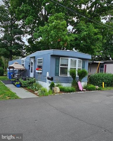 47 KENNEDY DR, Fairless Hills, PA 19030