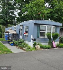 47 KENNEDY DR, Fairless Hills, PA 19030