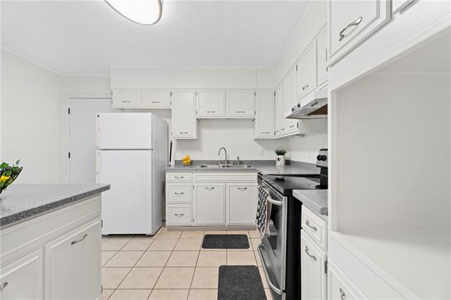 4306 Bouldercrest Road, Ellenwood, GA 30294