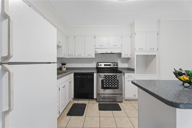 4306 Bouldercrest Road, Ellenwood, GA 30294