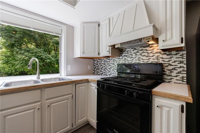 135 Pheasant SE Drive, Marietta, GA 30067