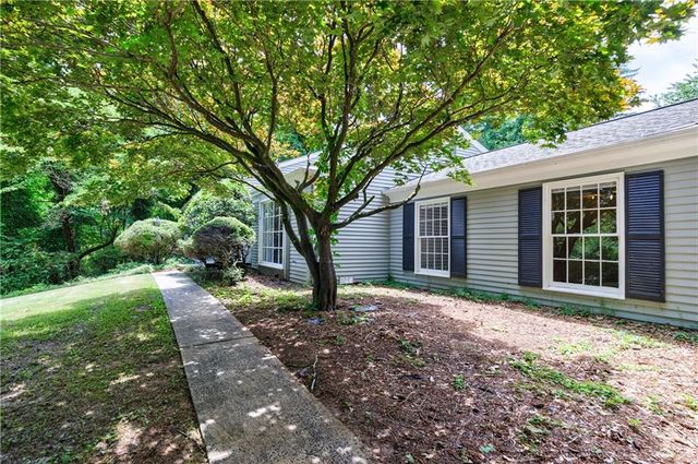 135 Pheasant SE Drive, Marietta, GA 30067