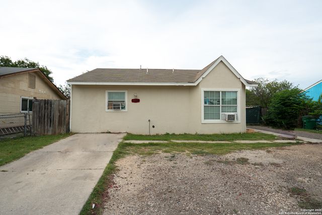 8831 FIVE PALMS DR, San Antonio, TX 78242