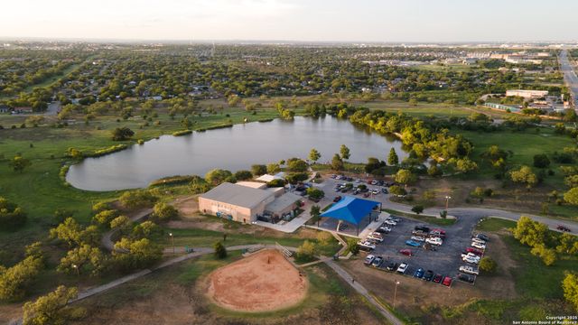 8831 FIVE PALMS DR, San Antonio, TX 78242