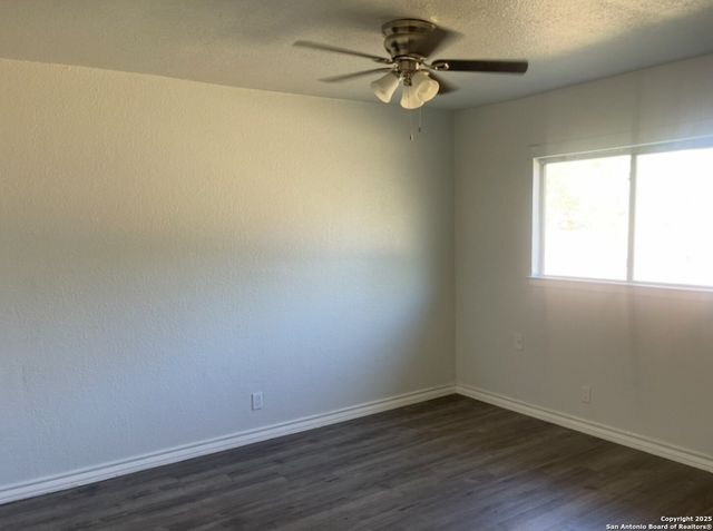 8831 FIVE PALMS DR, San Antonio, TX 78242