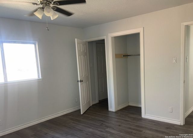 8831 FIVE PALMS DR, San Antonio, TX 78242