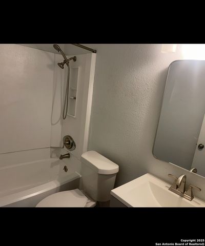 8831 FIVE PALMS DR, San Antonio, TX 78242