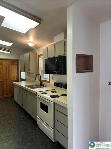 1157 Blue Barn Road, Upper Macungie Twp, PA 18104