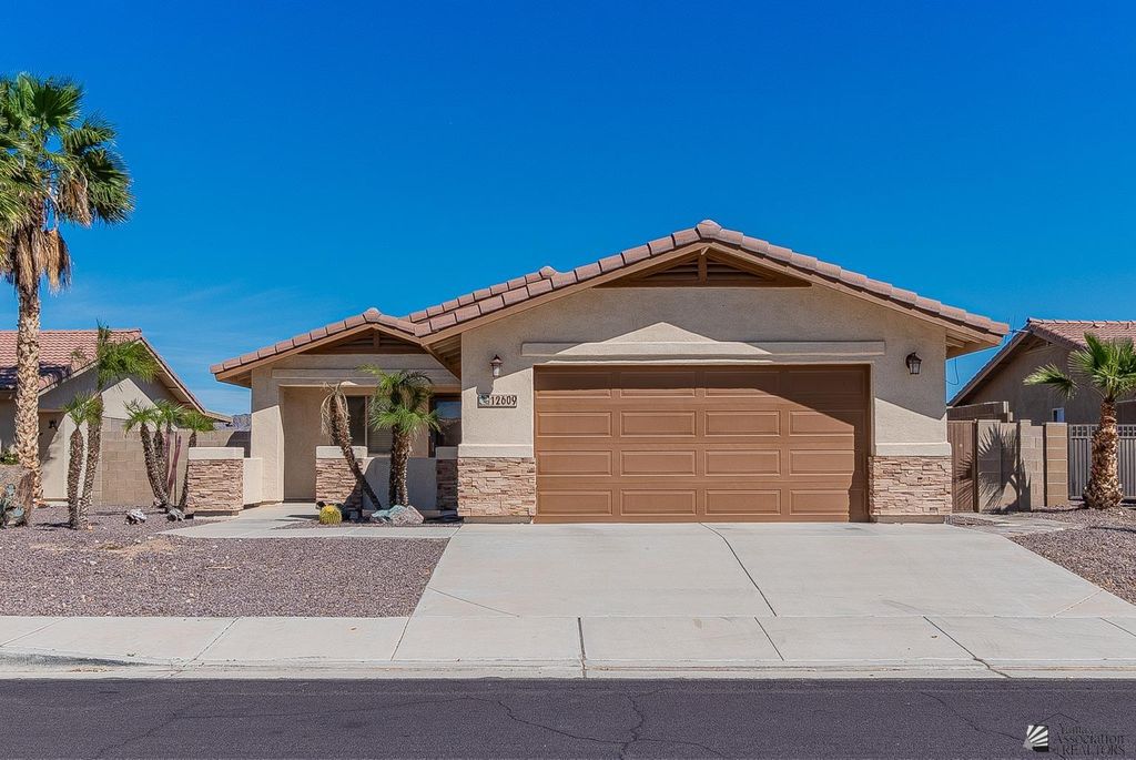 12609 S Driftwood Dr, Yuma, AZ 85367
