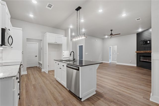 8 Leyland Drive, Bella Vista, AR 72714