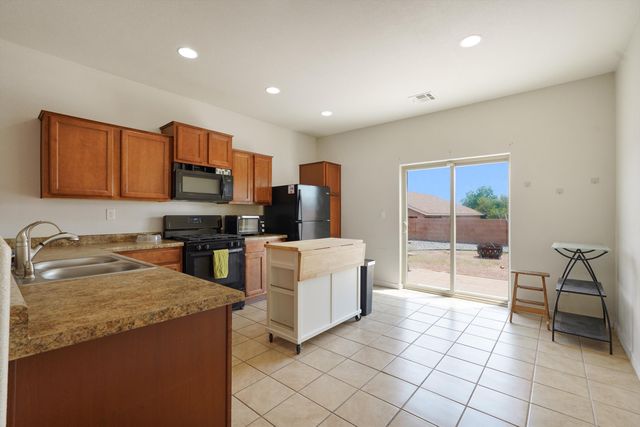 1824 CHISHOLM Trail NE, Rio Rancho, NM 87144