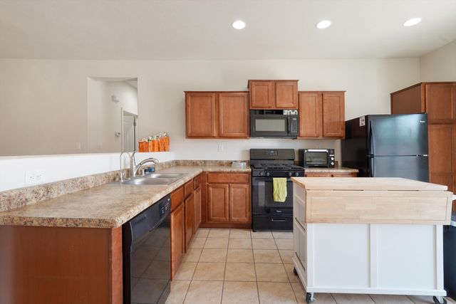 1824 CHISHOLM Trail NE, Rio Rancho, NM 87144