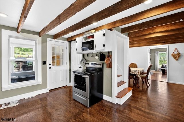 70 Crab Apple Hill Rd, Holland Twp., NJ 08848