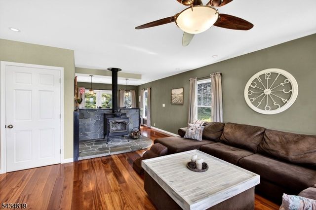 70 Crab Apple Hill Rd, Holland Twp., NJ 08848