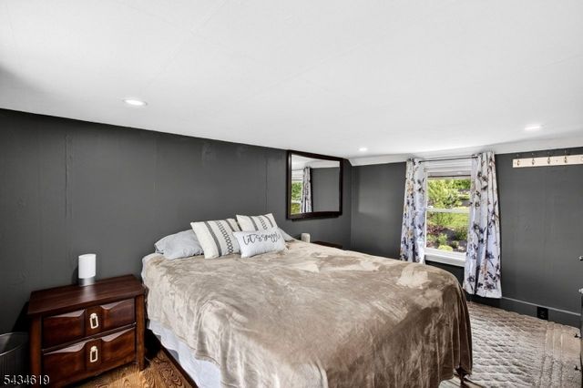 70 Crab Apple Hill Rd, Holland Twp., NJ 08848