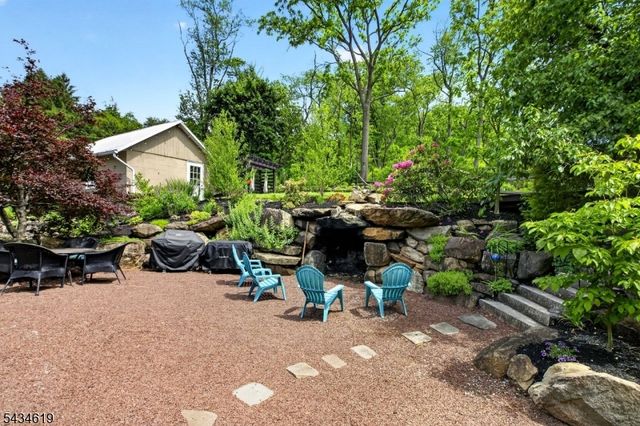 70 Crab Apple Hill Rd, Holland Twp., NJ 08848