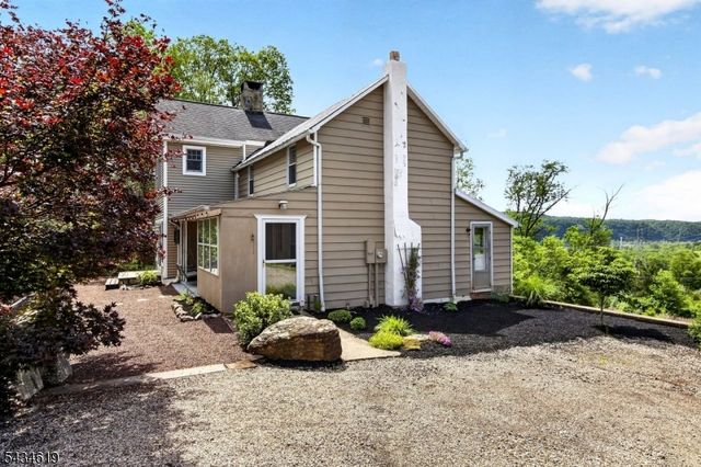 70 Crab Apple Hill Rd, Holland Twp., NJ 08848