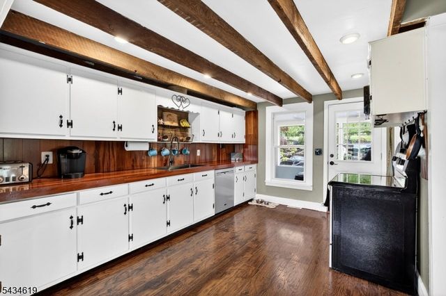 70 Crab Apple Hill Rd, Holland Twp., NJ 08848