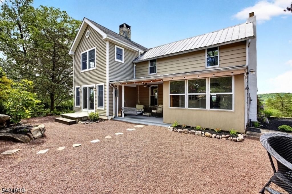 70 Crab Apple Hill Rd, Holland Twp., NJ 08848