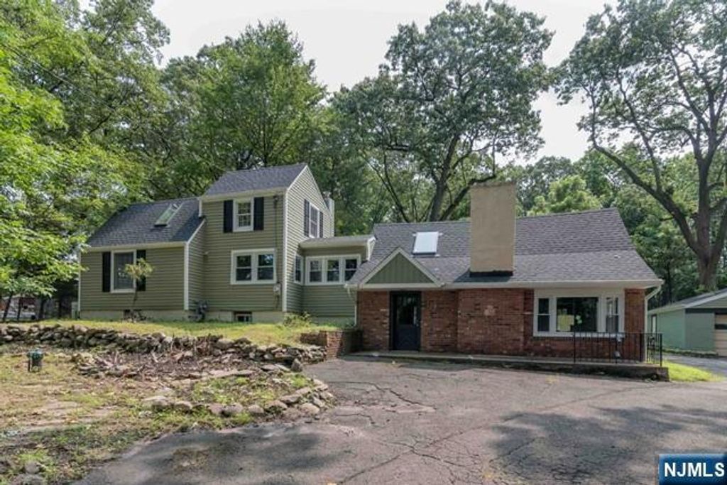 496 Manchester Avenue, North Haledon, NJ 07508