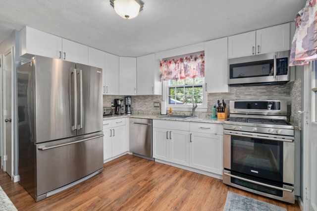 18 Baymeadow Drive, Nashua, NH 03063