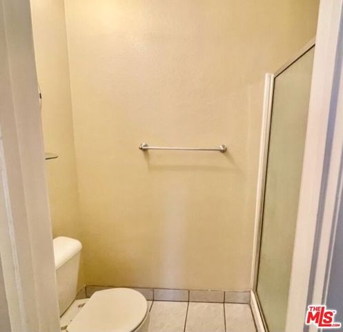 18307 Burbank Boulevard 207, Los Angeles, CA 91356