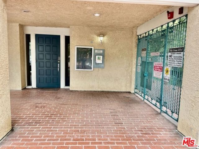 18307 Burbank Boulevard 207, Los Angeles, CA 91356