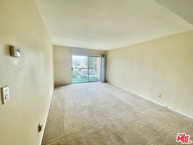 18307 Burbank Boulevard 207, Los Angeles, CA 91356
