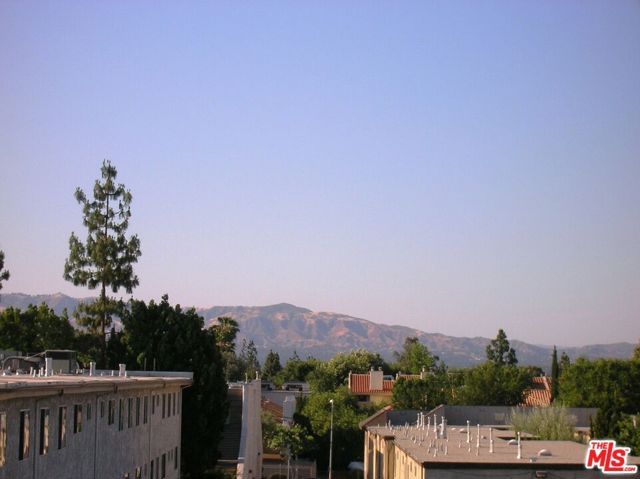 18307 Burbank Boulevard 207, Los Angeles, CA 91356