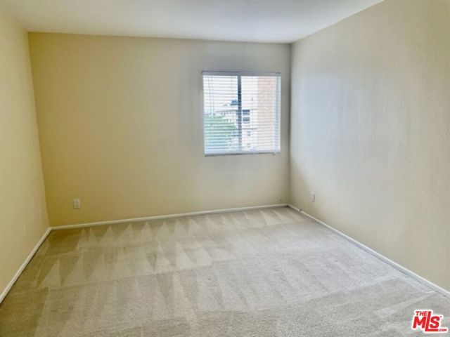 18307 Burbank Boulevard 207, Los Angeles, CA 91356