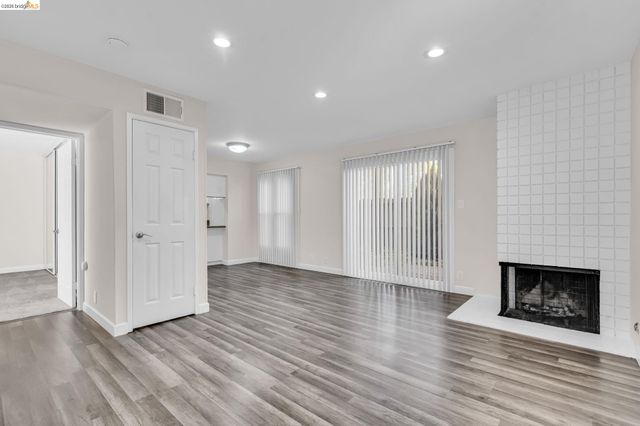 1942 Desert Cir, Walnut Creek, CA 94598