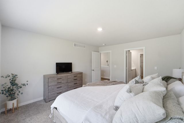 4220 Dakota Circle, Waukee, IA 50263