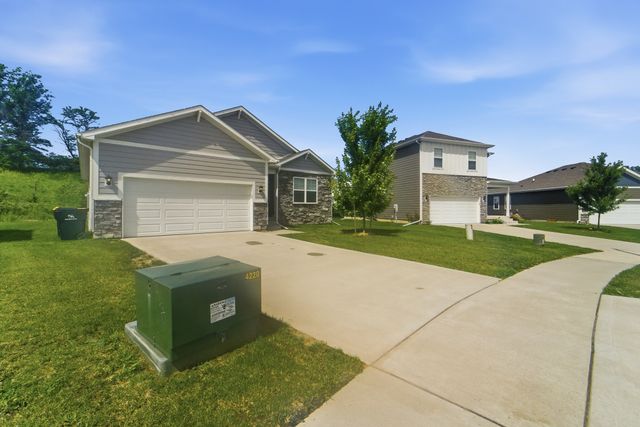 4220 Dakota Circle, Waukee, IA 50263