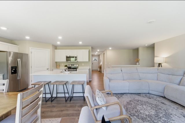 4220 Dakota Circle, Waukee, IA 50263