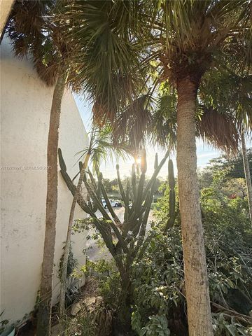 1751 NW 75th Ave 201, Plantation, FL 33313