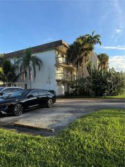 1751 NW 75th Ave 201, Plantation, FL 33313