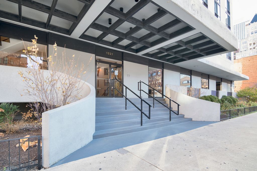 1221 N Dearborn Street 801S, Chicago, IL 60610