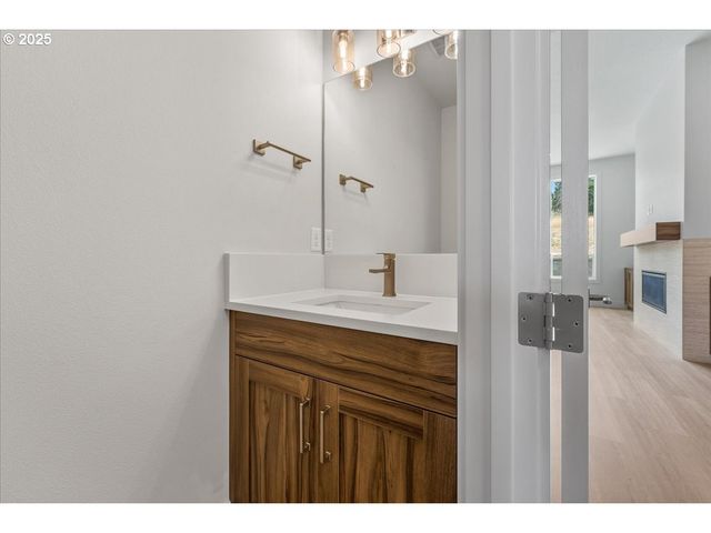 16807 Ne 38TH Ave, Vancouver, WA 98686