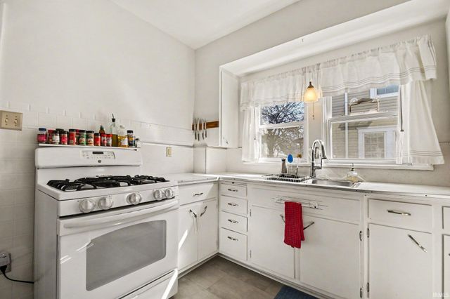 522 Benton Street, Mishawaka, IN 46545