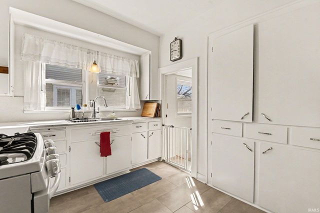 522 Benton Street, Mishawaka, IN 46545