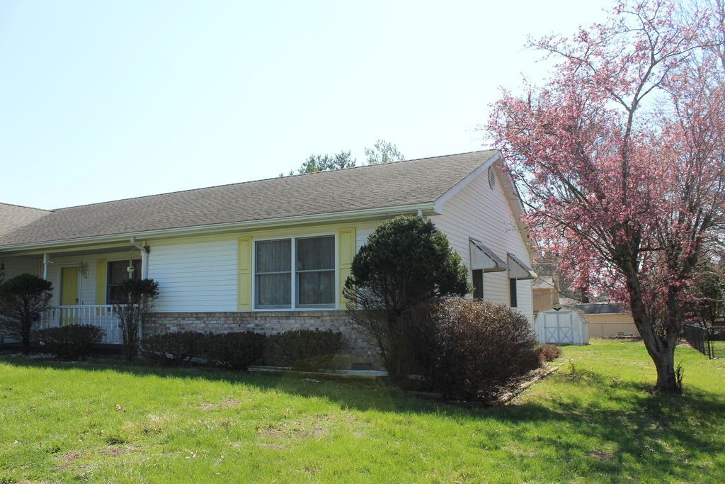 Image 2 of property listing at 3107 Apricot Avenue, Mt Vernon, IL 62864